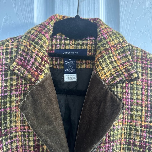 Women’s size 8 velvet lapel knit blazer - Picture 3 of 5